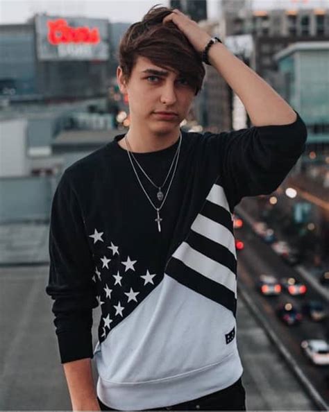 Colby Brock: Wiki, Bio, Age, Height, Family, Girlfriend,。